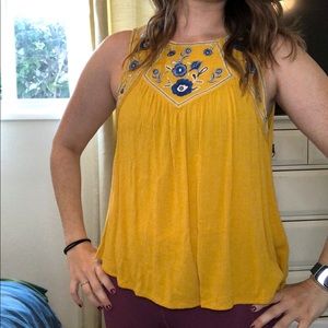 Yellow tunic eith blue embroidery S